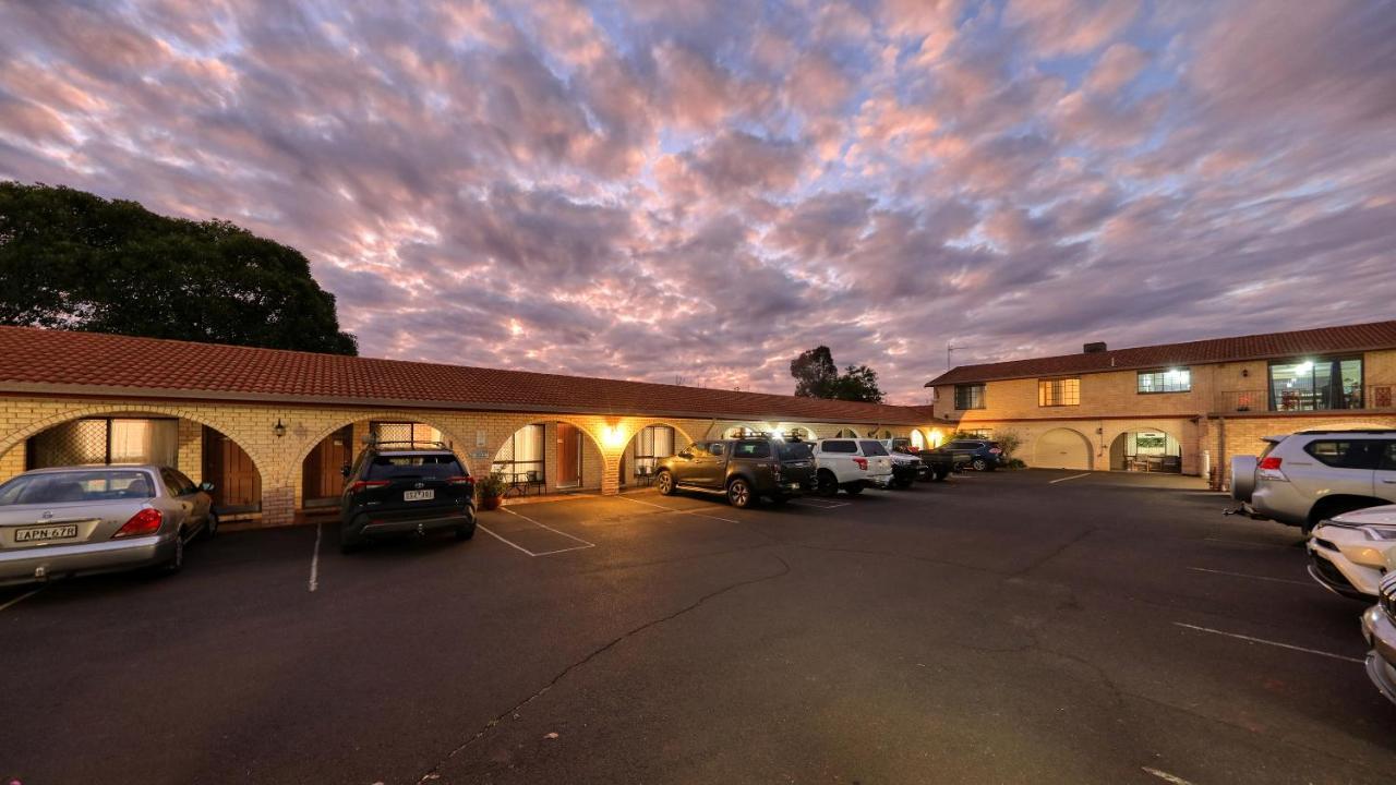 Forest Lodge Motor Inn & Restaurant Dubbo Exterior foto